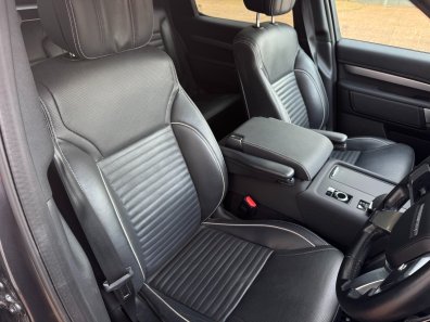 Land Rover Discovery HSE D300