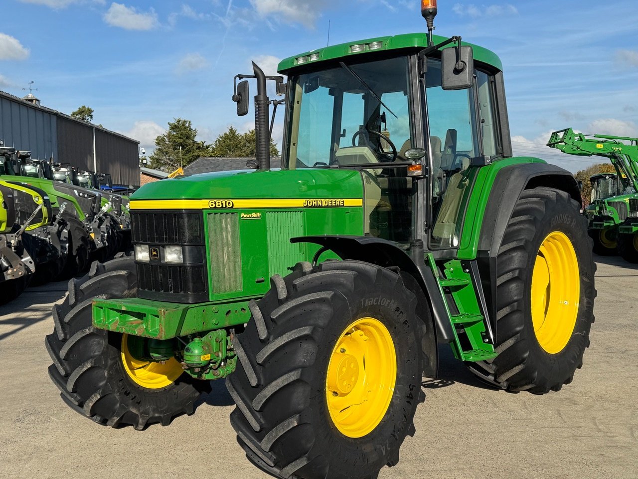 John Deere 6810