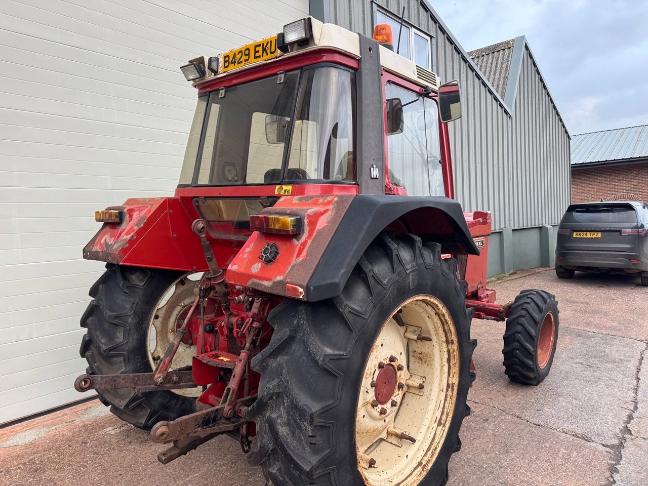 International 956XL