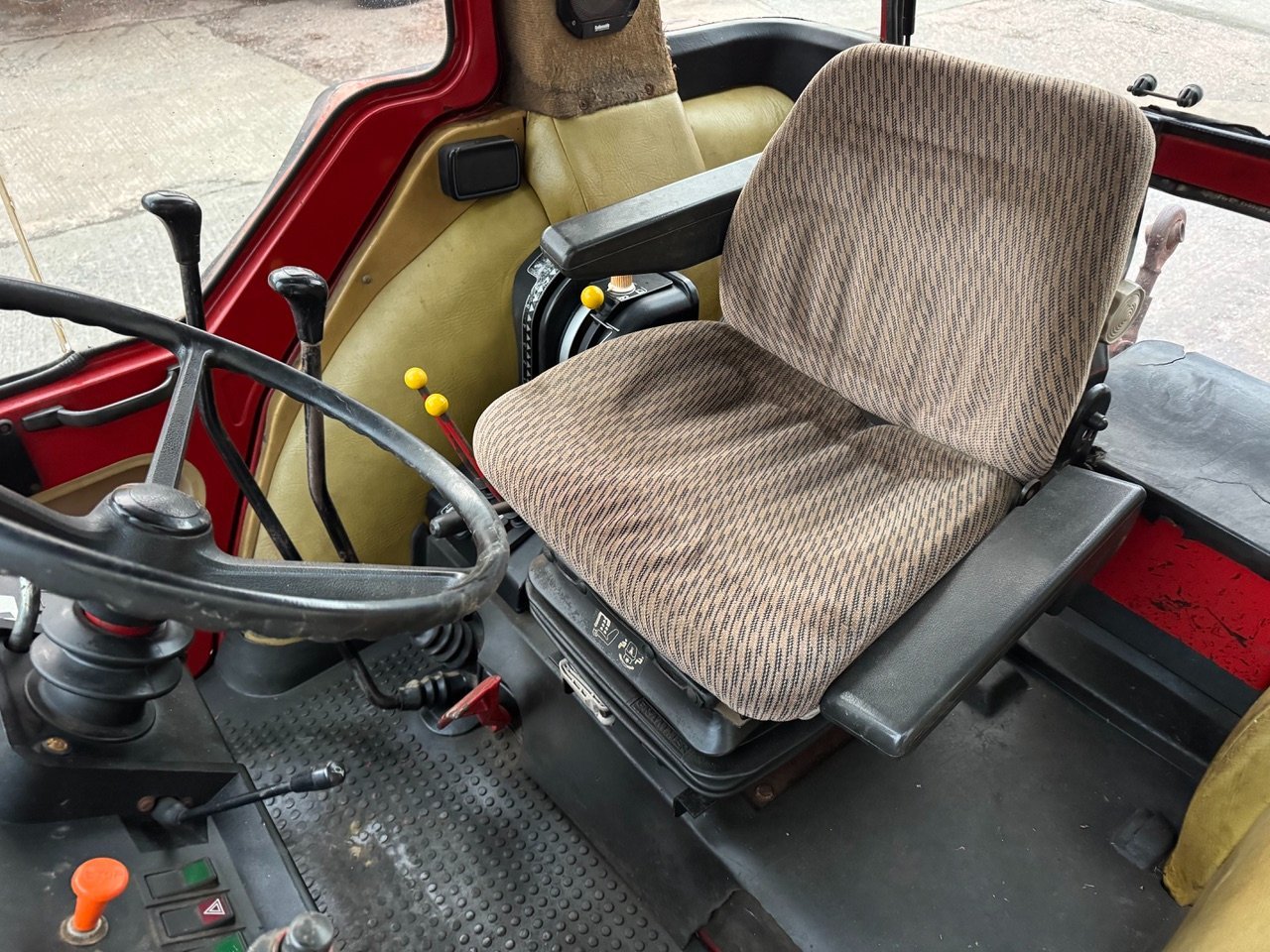 International 956XL