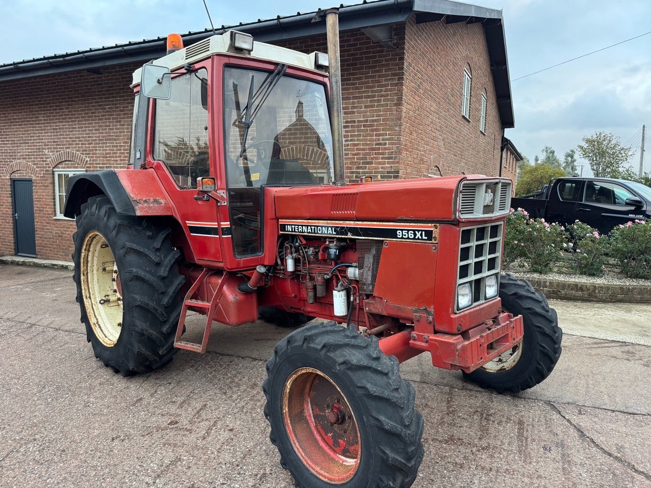 International 956XL