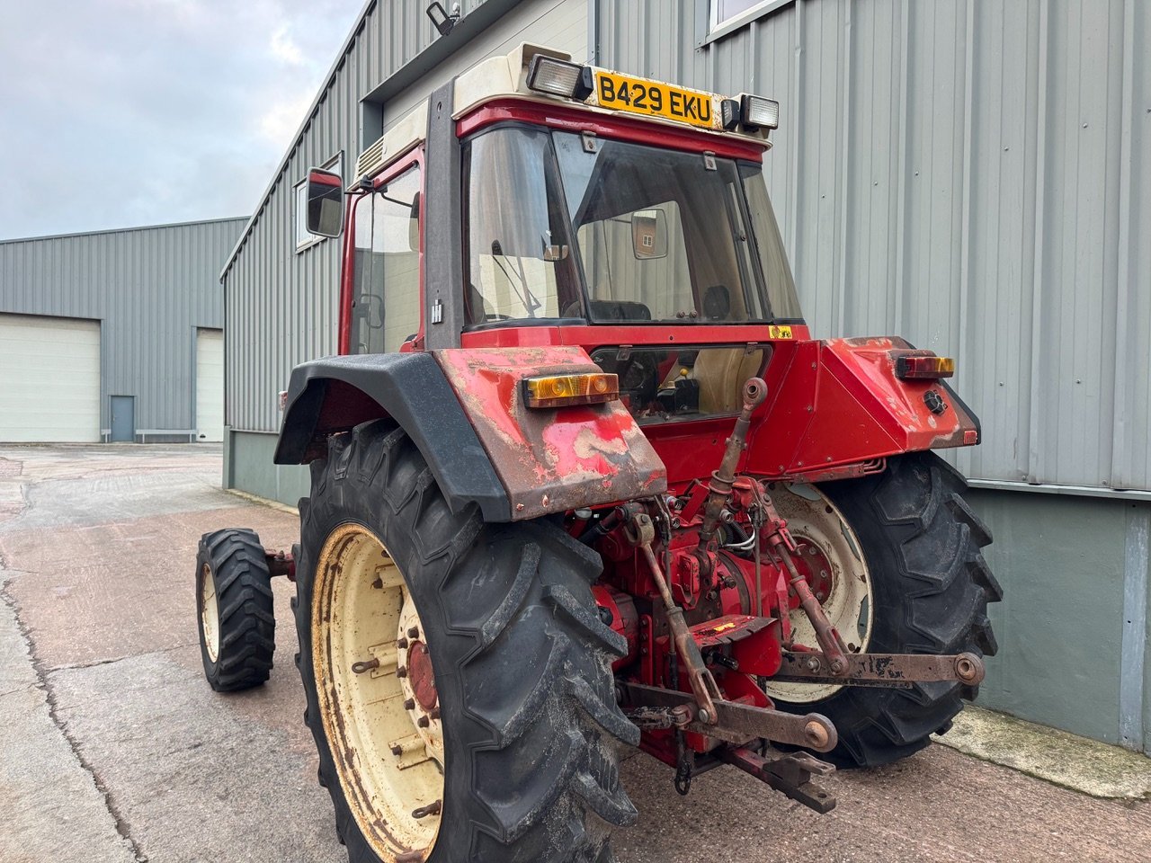 International 956XL
