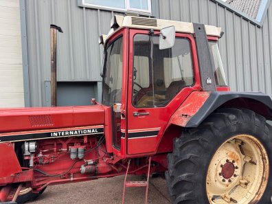 International 956XL