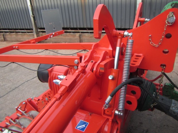 Kuhn HR 5004 power harrow