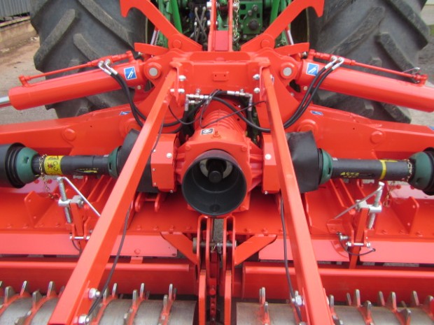 Kuhn HR 5004 power harrow