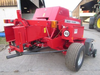 Massey Ferguson 1839 in-line baler