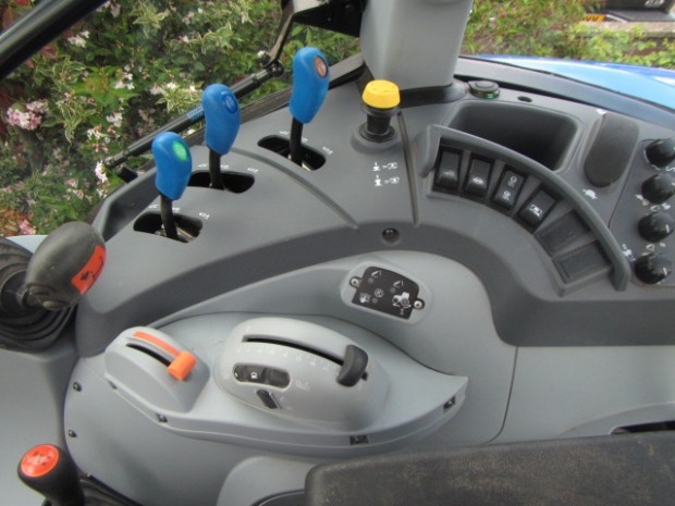 New Holland T5.105