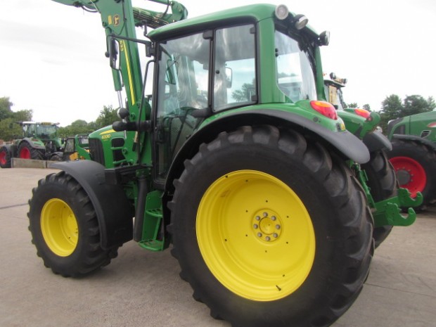 John Deere 6330