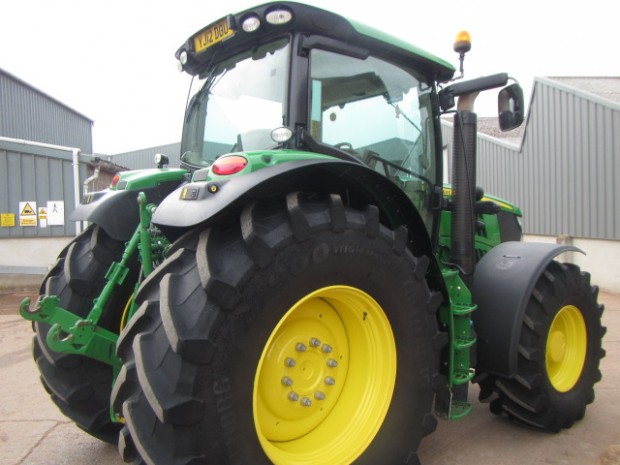 John Deere 6210R