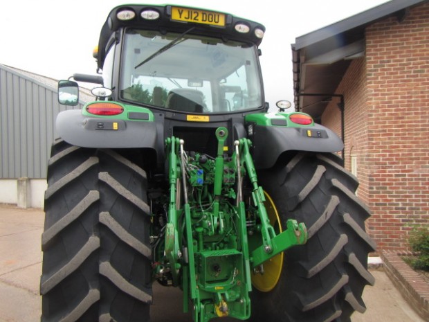 John Deere 6210R