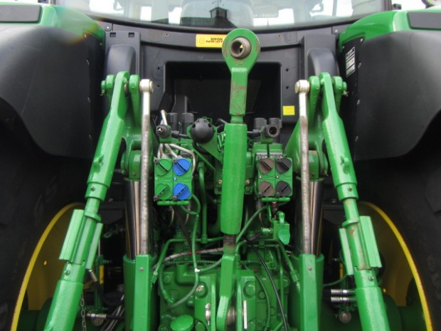 John Deere 6210R