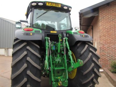John Deere 6210R