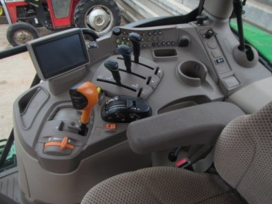 John Deere 6210R