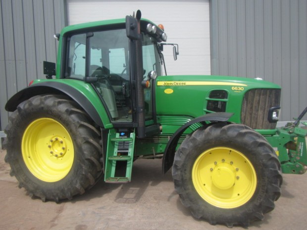 John Deere 6630