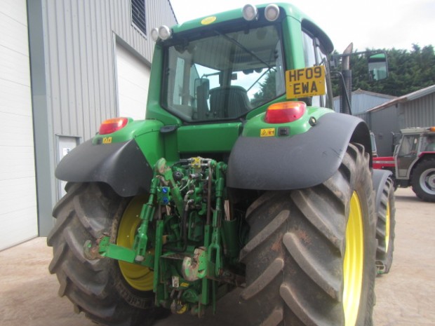John Deere 6630