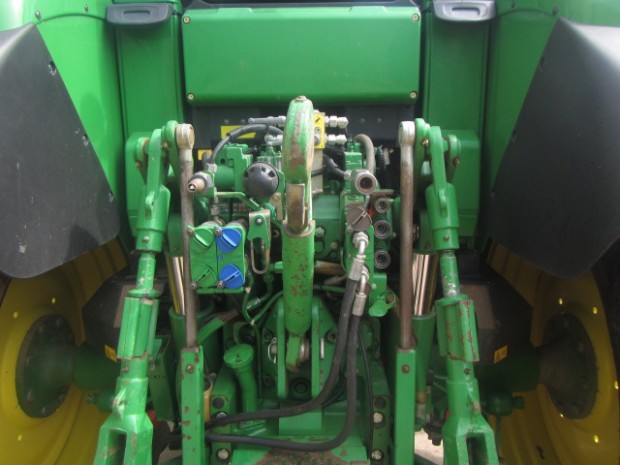 John Deere 6630