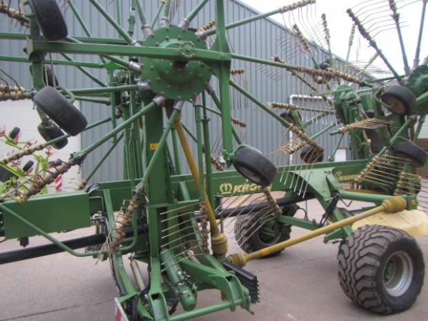 Krone Swadro 1400 grass rake