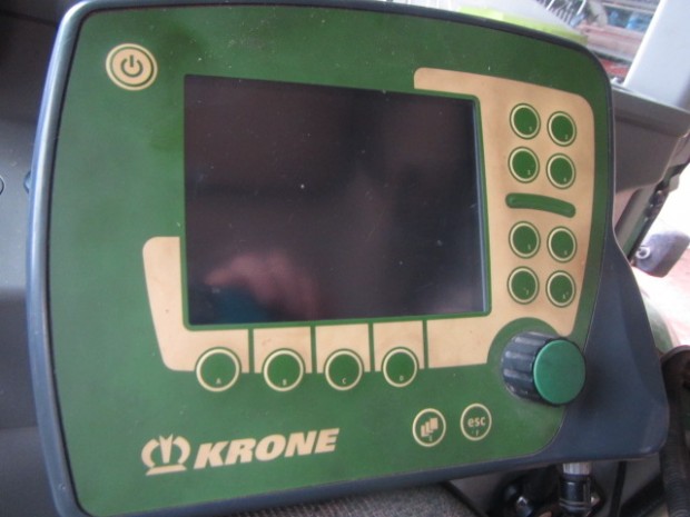 Krone Swadro 1400 grass rake
