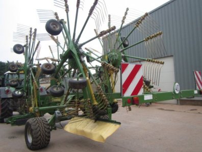 Krone Swadro 1400 grass rake