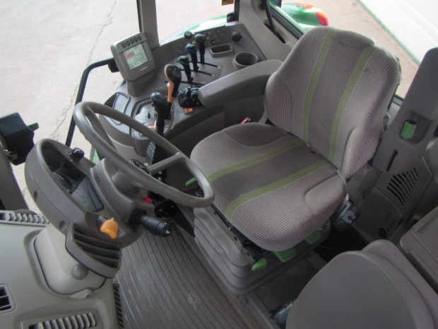 John Deere 6430