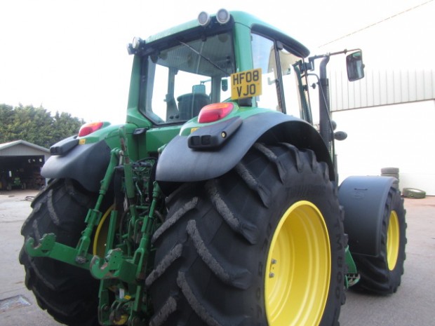 John Deere 7530