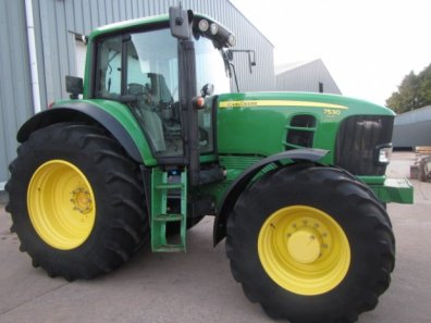 John Deere 7530