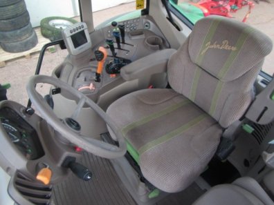 John Deere 7530