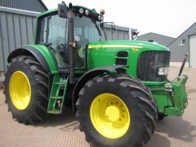 John Deere 7530