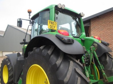 John Deere 7530