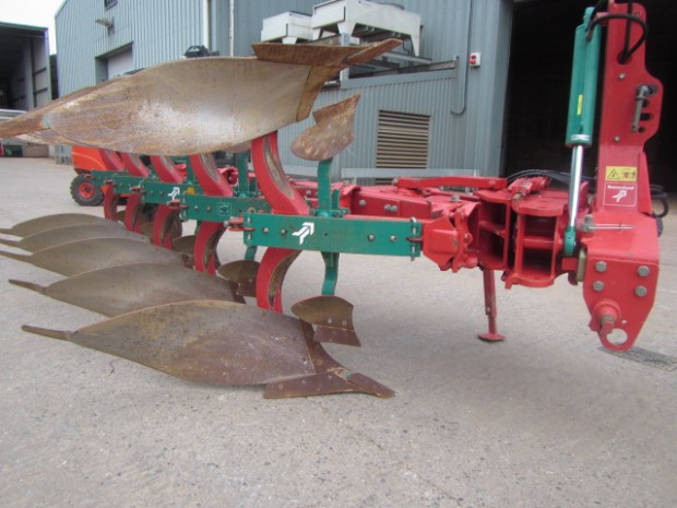 Kverneland EG 85/300 5 furrow plough