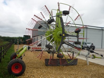 Claas Liner 2900 rake