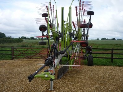 Claas Liner 2900 rake
